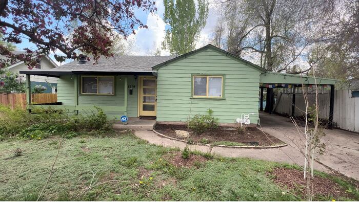 Primary Photo - Beautifully Updated 2 Bed 1 Bath House Nea...