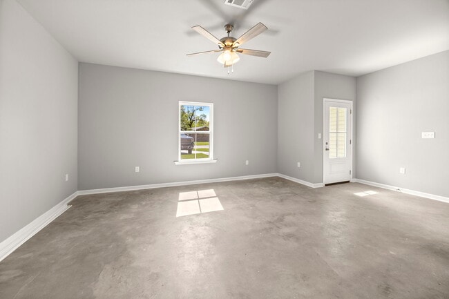 Foto del edificio - 18627 Greenwell Springs Rd