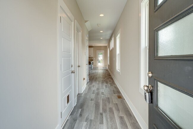 Building Photo - AVAILABLE June 1st. UPDATED 3 Bedroom Home close to Everything East Nashville! Fenced in backyard...