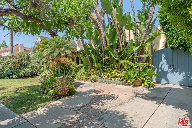 Building Photo - 809 S Muirfield Rd