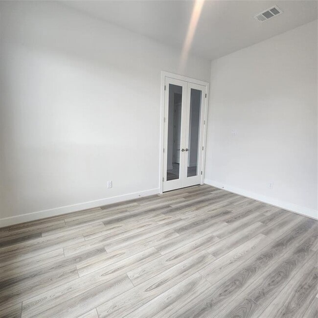 Building Photo - 17507 Tulip Mdw Rd