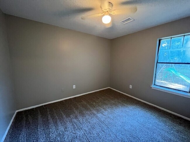 Building Photo - Renovated 2 Bedroom 1 Bath Home for Rent!!