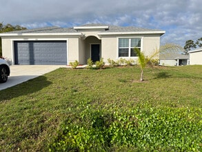 Building Photo - 850 San Filippo Dr SE