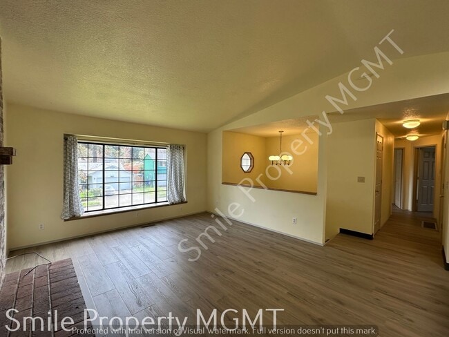 Photo - Extra Large Attached Garage House