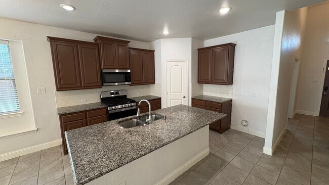 Foto del edificio - 610 Alderwood Ct