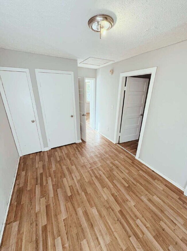 Foto del edificio - 743 Bright St