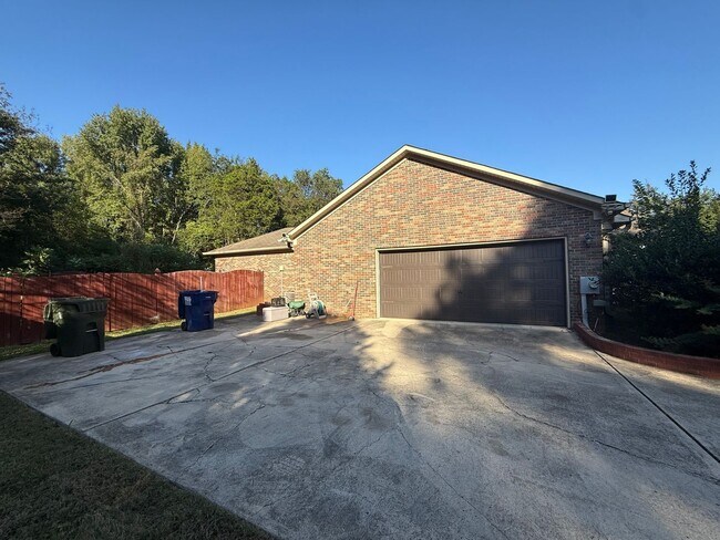 Foto del edificio - 4/2 Home Available Now!