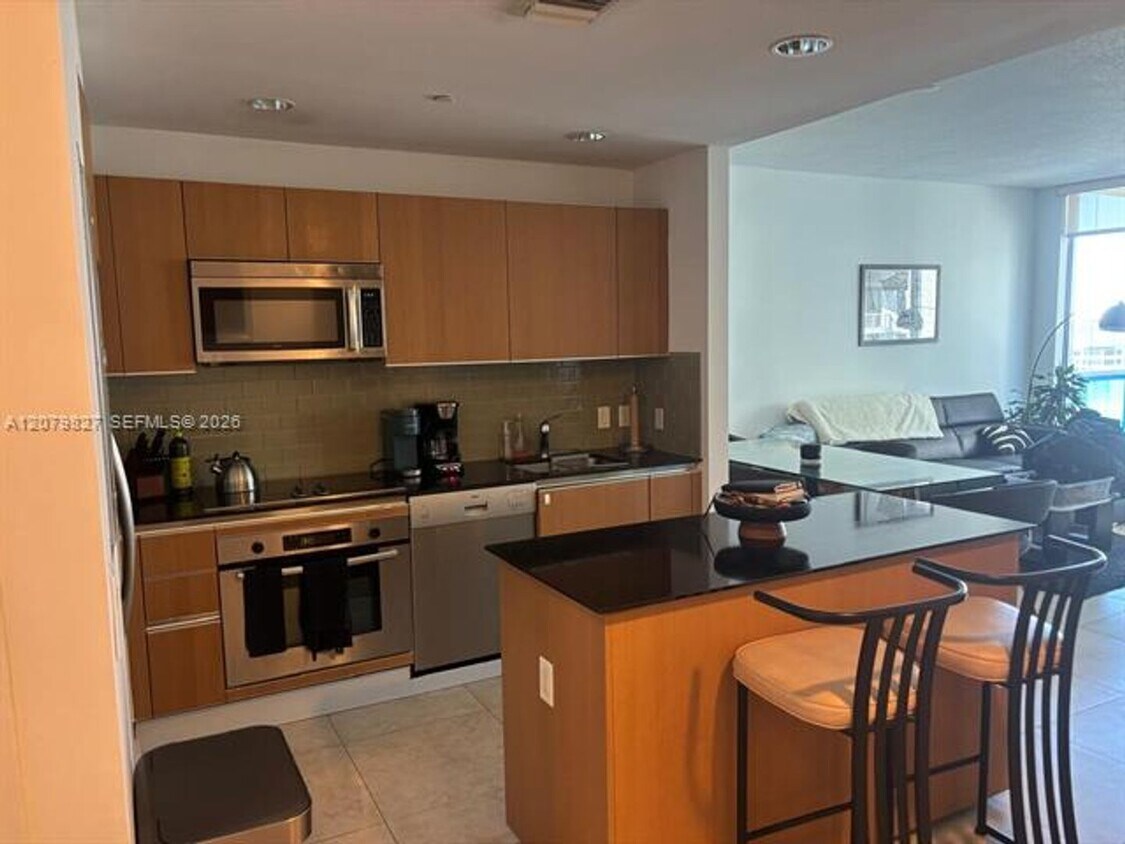 Photo - 1050 Brickell Ave cu-2008