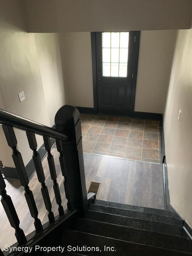 Building Photo - 5 br, 2 bath House - Big 4 bed 2 bath Rent...
