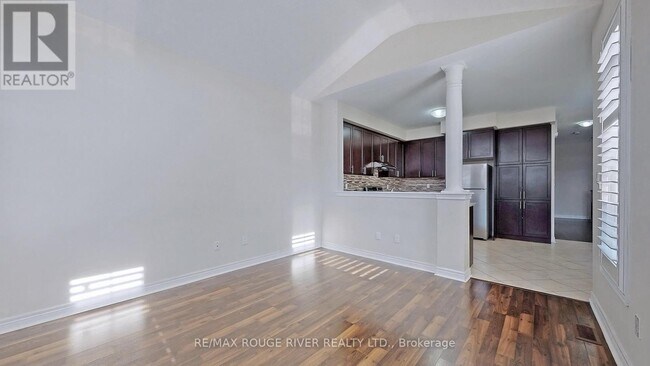 Photo du bâtiment - 1022 Byron St N