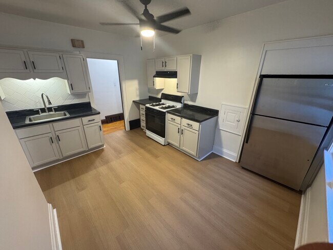 Foto del edificio - 1611 S 56th St