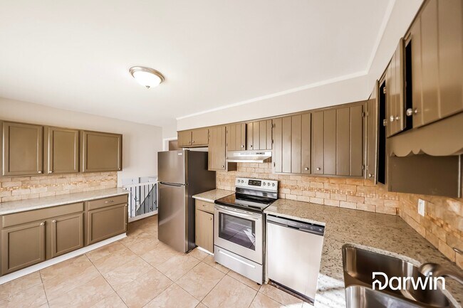 Building Photo - 128 Redstone Way