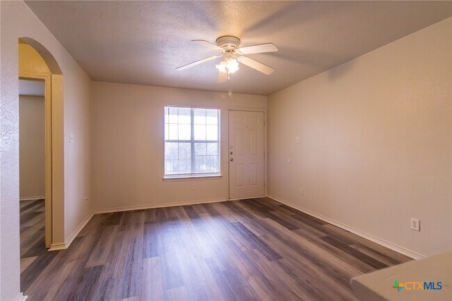 Foto del edificio - 3409 Toledo Dr