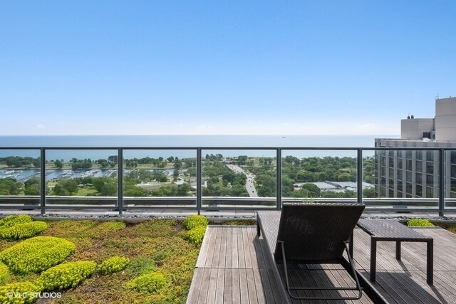 Foto del edificio - 2400 N Lakeview Ave