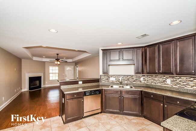 Building Photo - 170 Hillcrest Dr