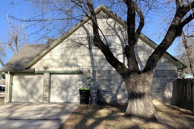 Building Photo - 7119 River Mill Dr