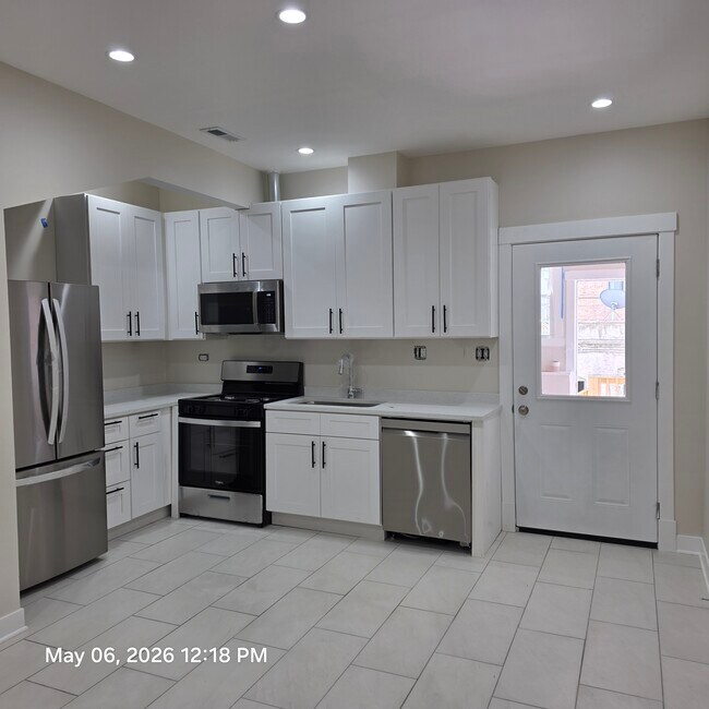 Foto del edificio - 2637 W Winona St