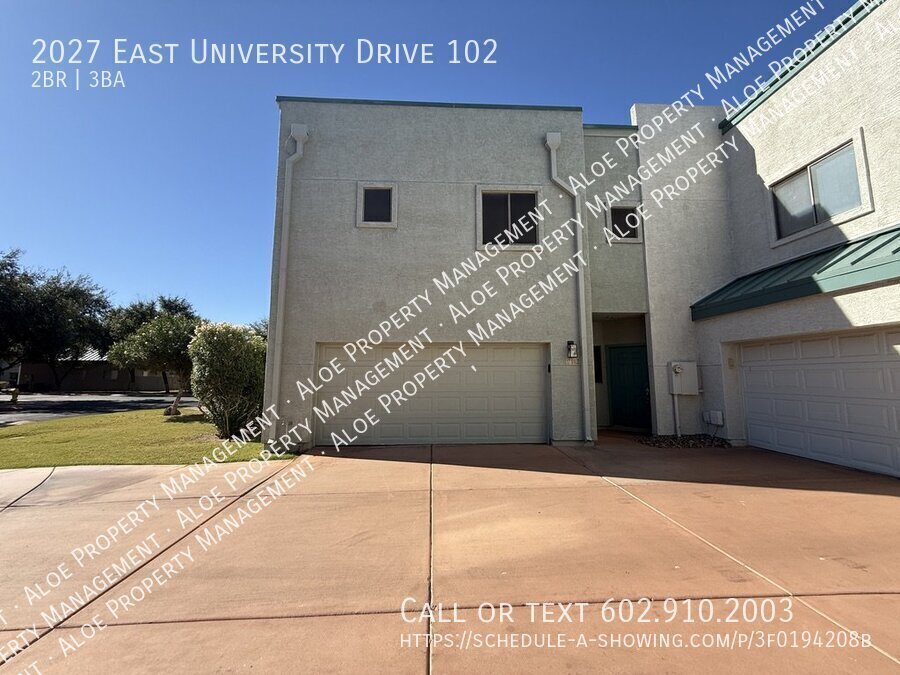 Primary Photo - 2027 E University Dr