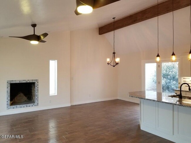 Foto del edificio - 129 S Apache Gold Lp