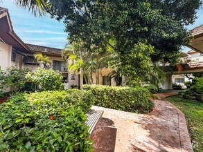 Building Photo - 9454 SW 77th Ave