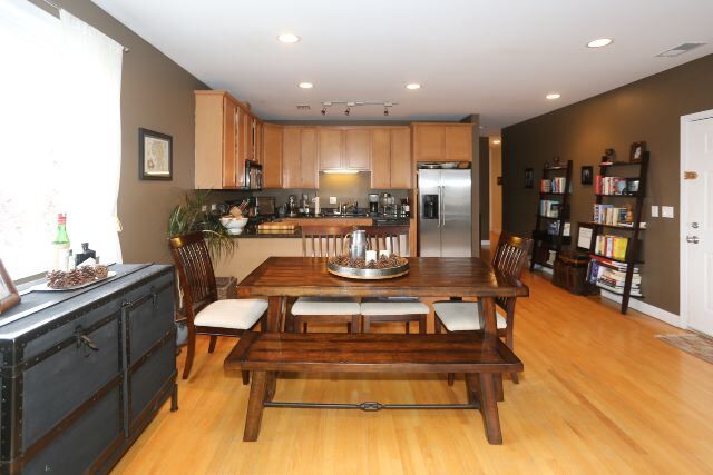 Foto del edificio - 3655 N Southport Ave