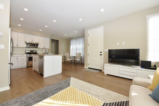 Foto del edificio - 338 Floral View