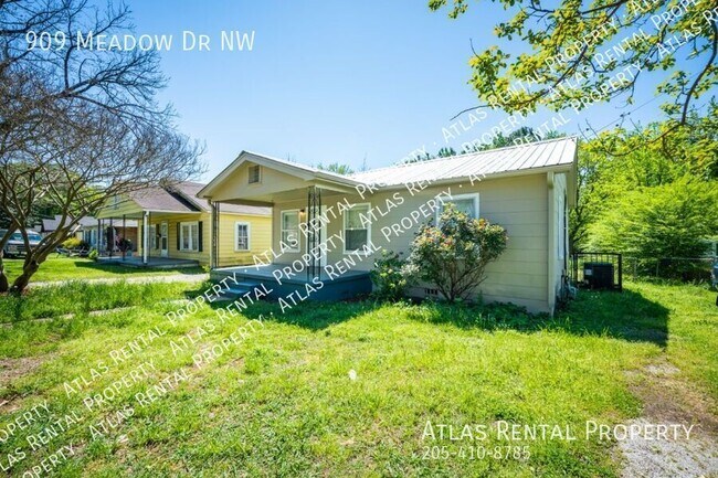 Foto del edificio - 909 Meadow Dr NW