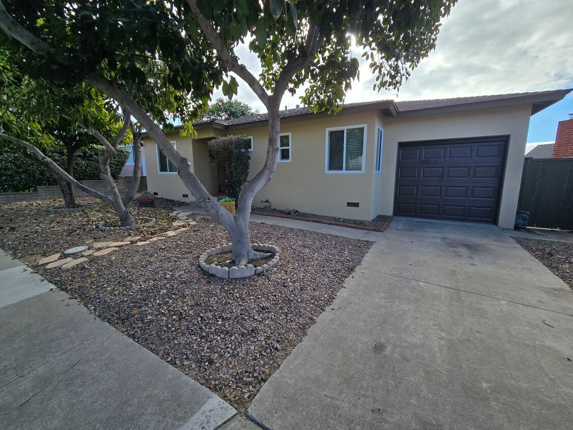 Primary Photo - 2bd 1ba Bayho Home