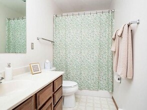 Building Photo - 2374 20th Ave S