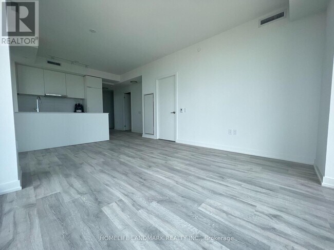 Building Photo - 7 Golden Lion Heights