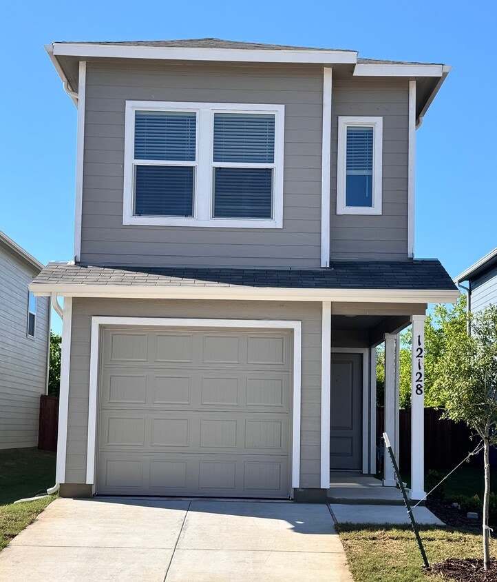 Photo - 12128 Steeplechase Dr (Aubrey, TX)