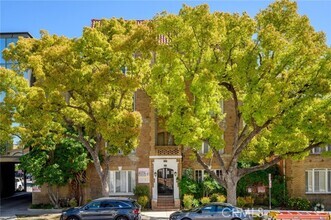 Building Photo - 228 S Kenwood St