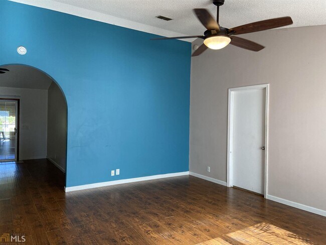 Foto del edificio - 313 Briarwood Cir