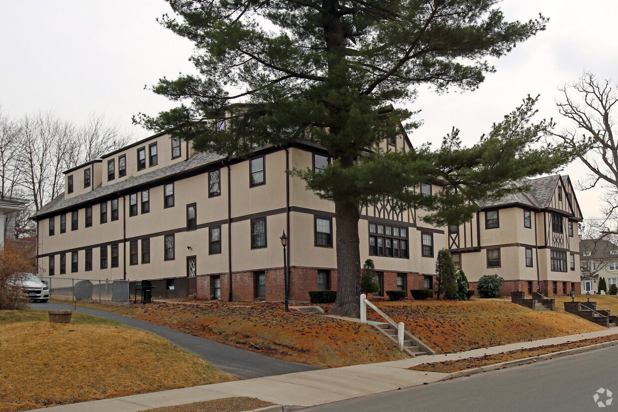 Foto del edificio - Tudor Manor