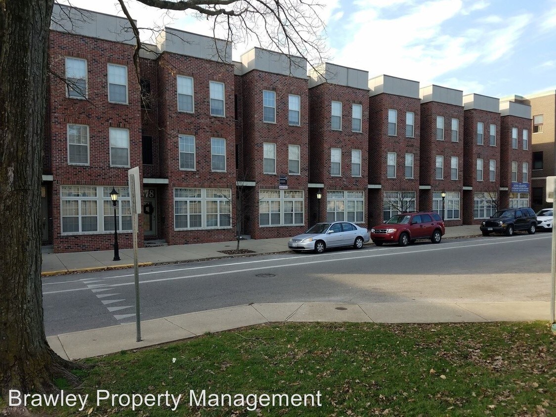 Foto principal - 390 S Washington St