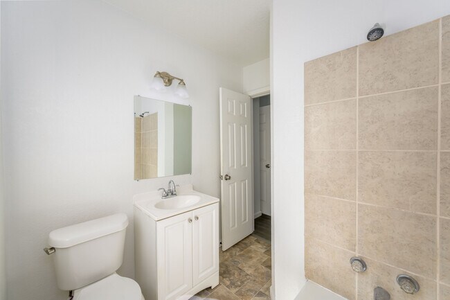 Foto del edificio - 836 N Oliver St