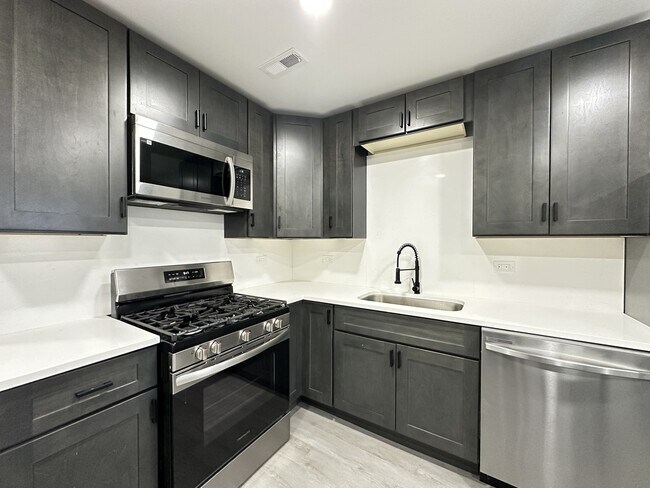 Foto del edificio - 1937 W Grand Ave