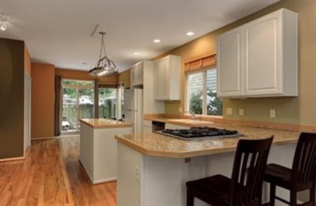 Foto del edificio - 315 Coryell Ct E
