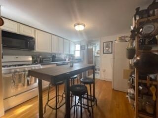 Building Photo - 279 7th St