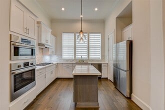 Building Photo - 2724 Dolce Oaks Dr