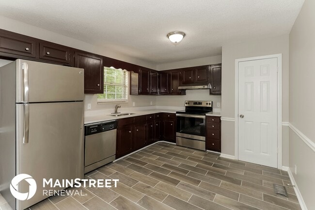 Building Photo - 3216 Country Lawn Dr