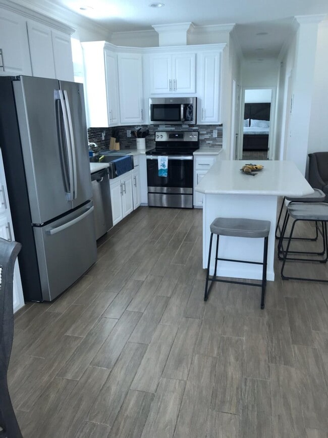 Photo - 378 NE Wharf Way House