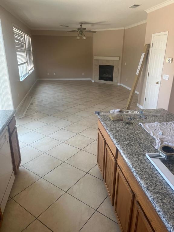 Foto del edificio - 3916 Drakeshire Dr