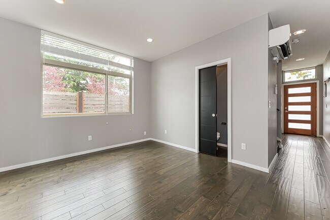 Foto del edificio - 3220 SW Morgan St