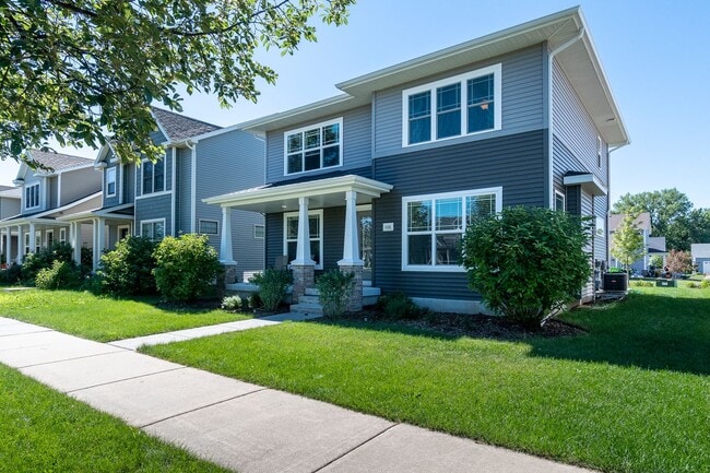 Building Photo - Professionally Managed Home in Convenient ...