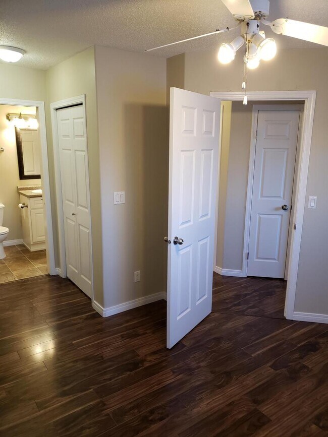 Building Photo - 3 bedroom in Grande Prairie AB T8W 2K2