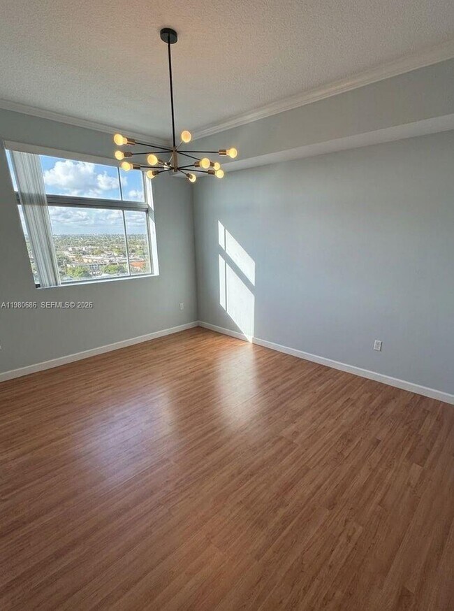 Foto del edificio - 140 S Dixie Hwy