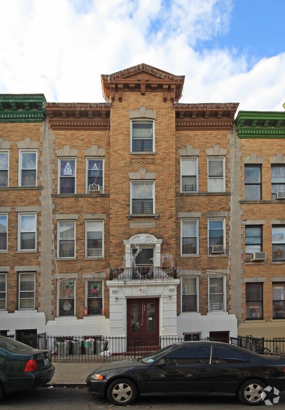 Foto principal - 456 40th St