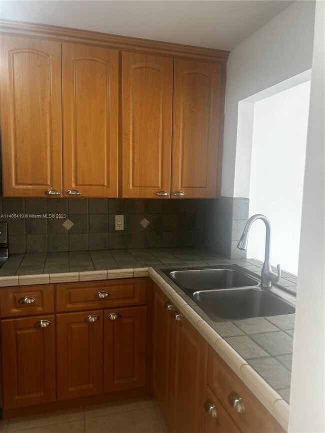 Foto del edificio - 6690 W 26th Ct