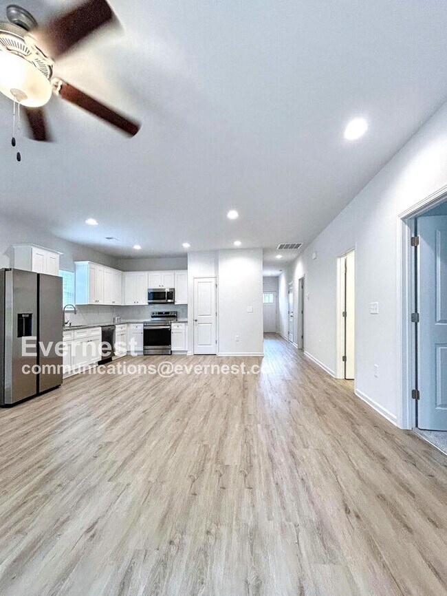 Foto del edificio - 1346 7th Ave SW